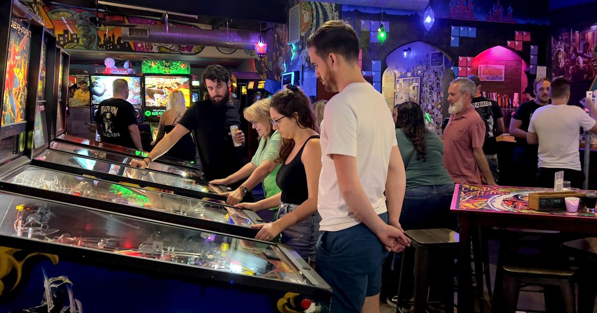 Arcade Revival: 'Barcades' Resurgence in Tampa Bay