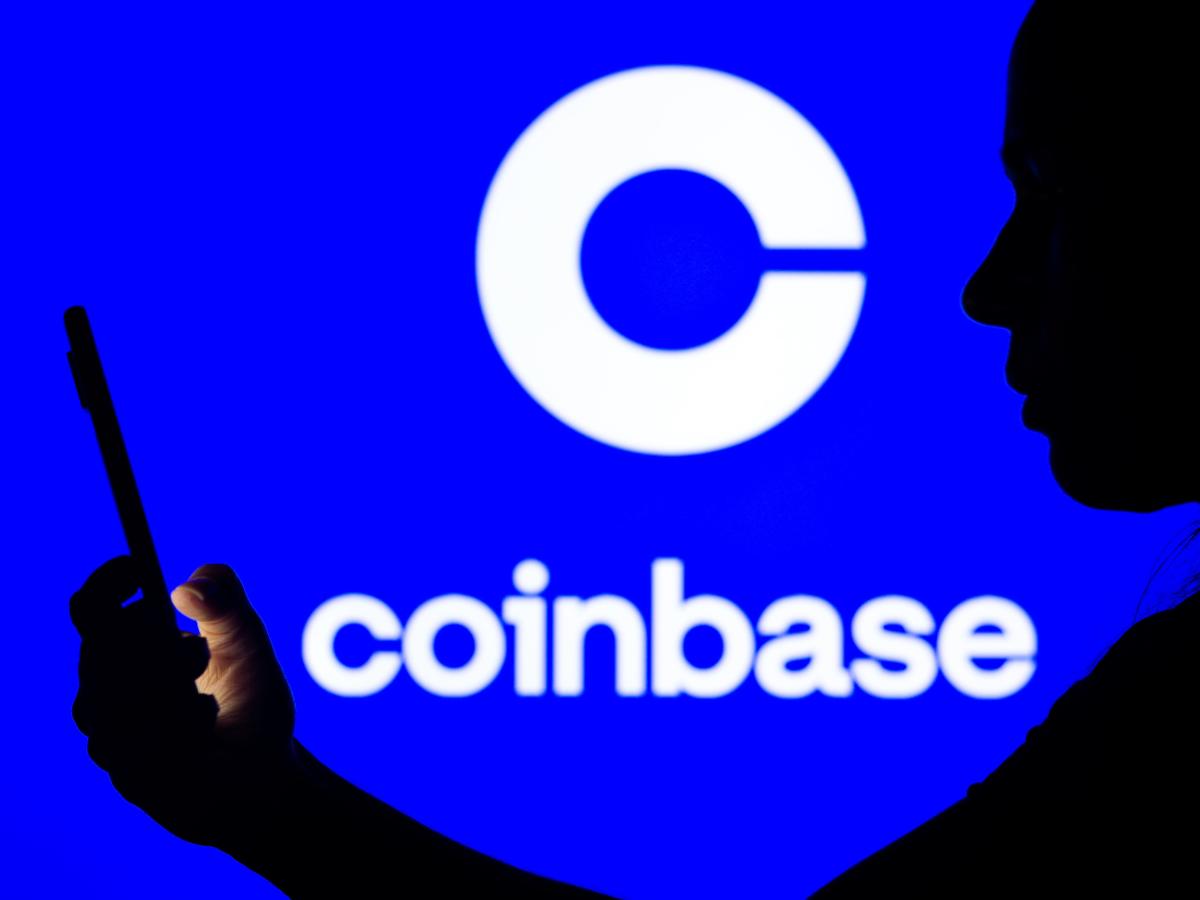 Coinbase 拒絕蘋果 NFT 盜版，暫停手機錢包交易