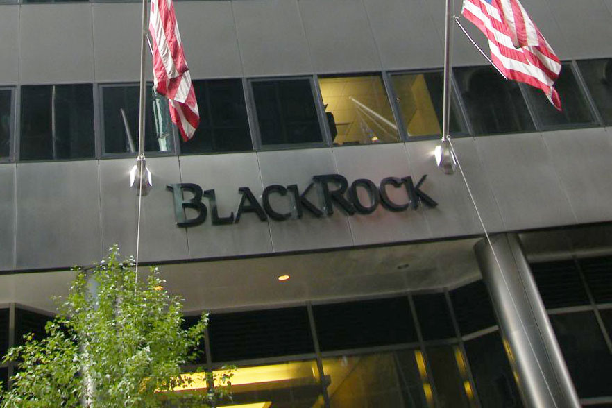 BlackRock’s iShares Bitcoin Trust Becomes World’s Largest Fund for Cryptocurrency