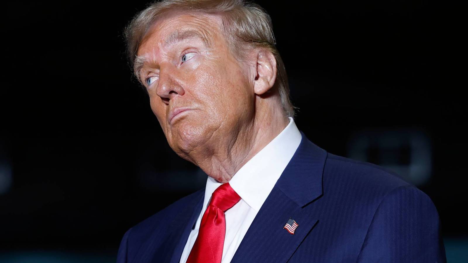 Präsident Trump weist Berichte zurück, dass er nach der Einführung seines neuen Kryptowährungstokens Milliarden verdient habe