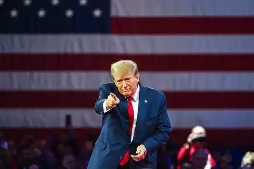 TRUMP meme coin slides after a sentiment-driven rally, reflecting widespread profit-taking.
