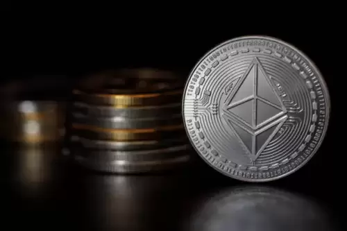 Ethereum（ETH）は、重要な抵抗レベルに近づくにつれて、上向きの動きの初期兆候を示しています