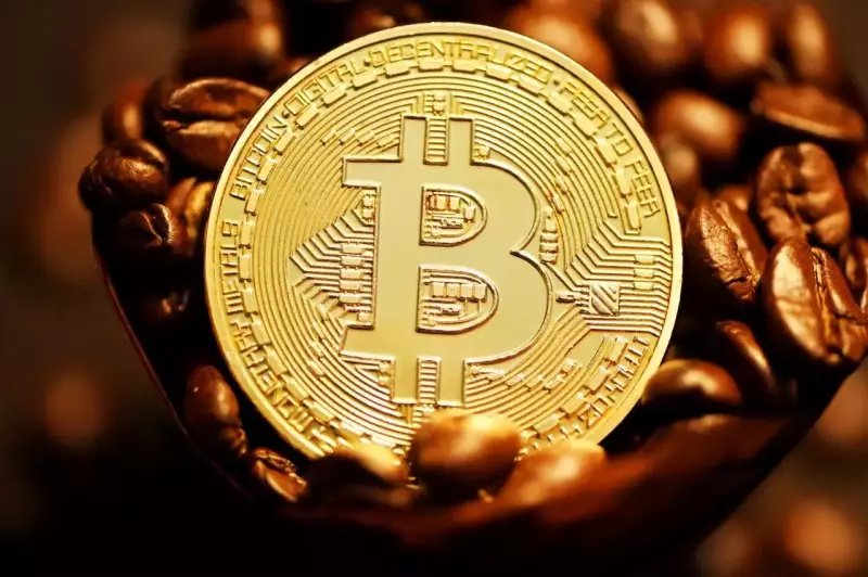 Die gemischten Signale von Krypto entschlüsseln: Altcoin-Saison, TRONs Widerstandsfähigkeit und Hyperliquids Herausforderung für Binance Die gemischten Signale von Krypto entschlüsseln: Altcoin-Saison, TRONs Widerstandsfähigkeit und Hyperliquids Herausforderung für Binance