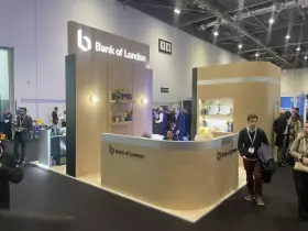 Chris Hutchinson 𐤊