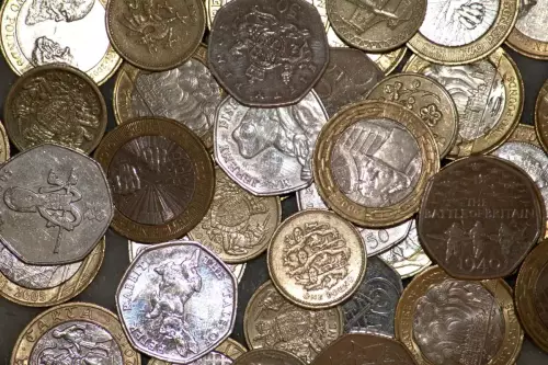 A £1 Coin's "Fried Egg" Flaw Cracks Open a Royal Mint Rare Value Bonanza