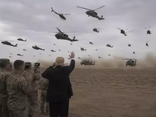 Le ciel est devenu noir : 50 hélicoptères s’élèvent avant Trump